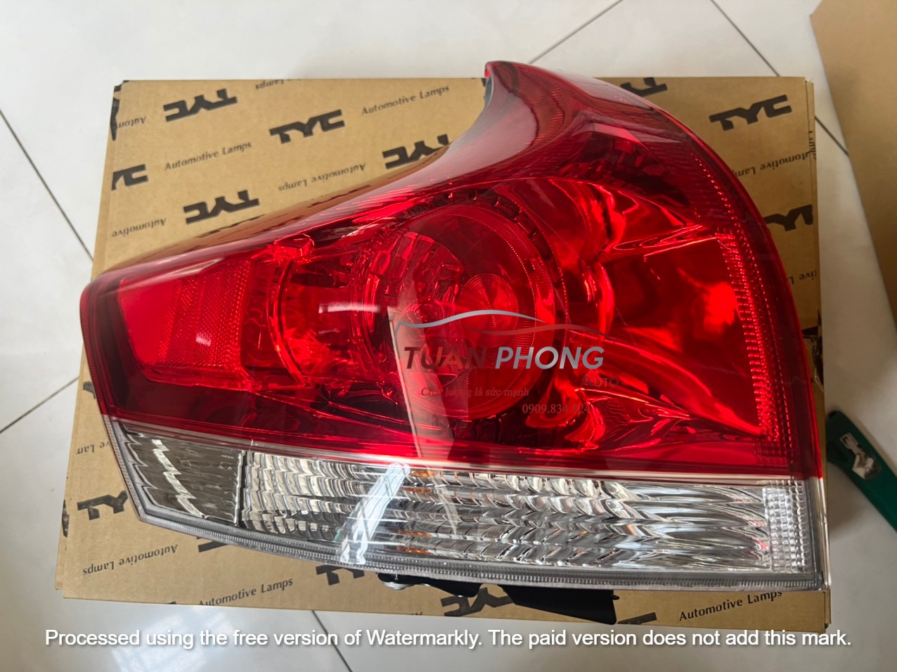 Đèn Hậu Ngoài TOYOTA VENZA 2009